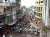 А это типичная городская картинка. Дакка, Бангладеш, июль 2003 года